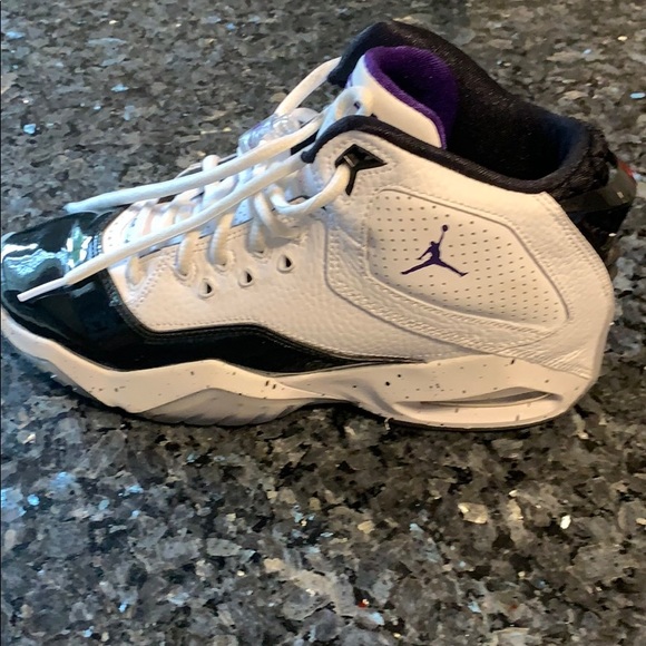 shoes - Picture 2 of 7